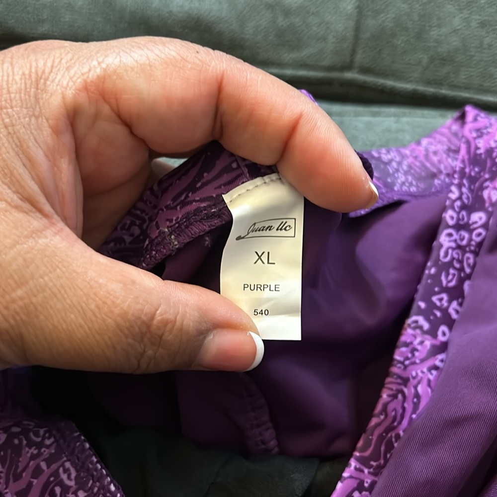 NWT small swimtop with halter closure and boy short bottom by Jose LLC - Picture 15 of 15